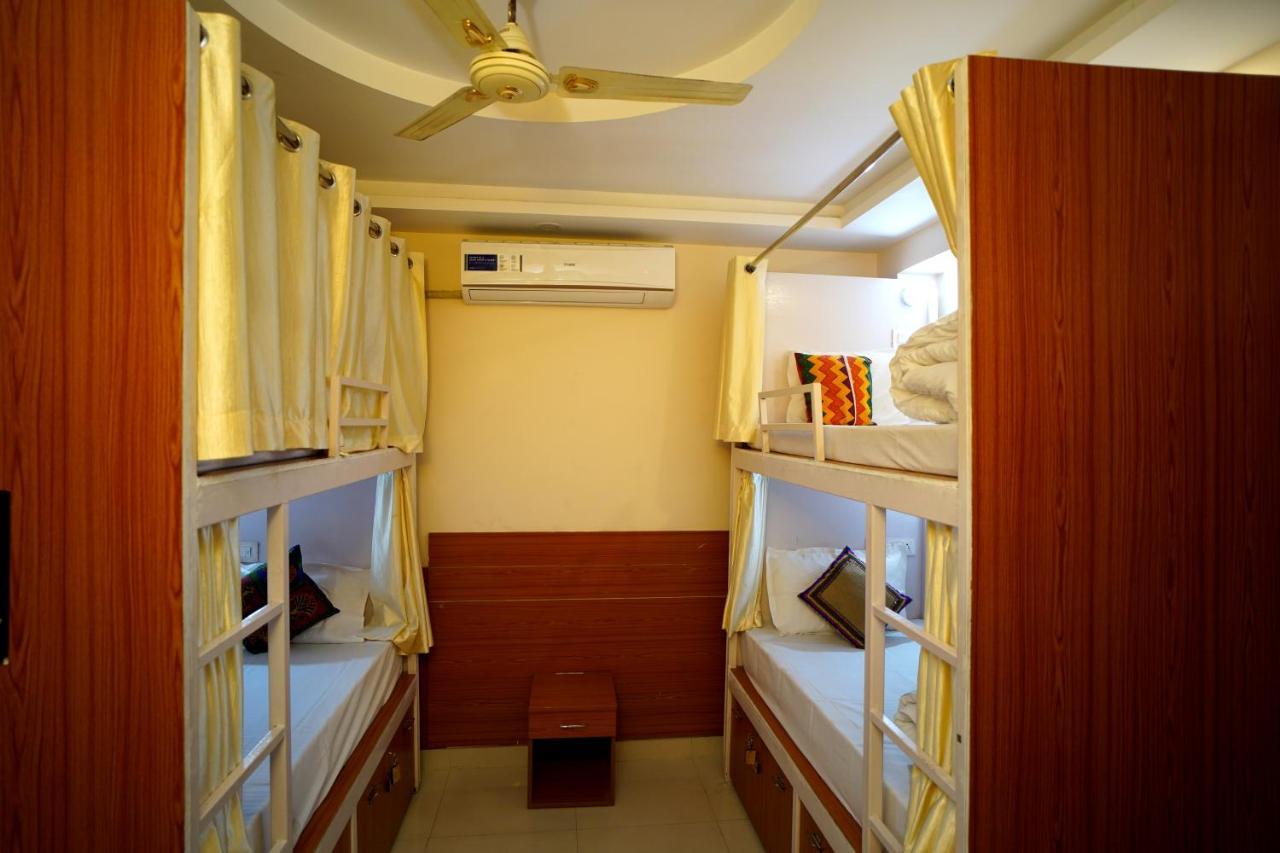 Karwaan Hostel Rishikesh Exterior photo
